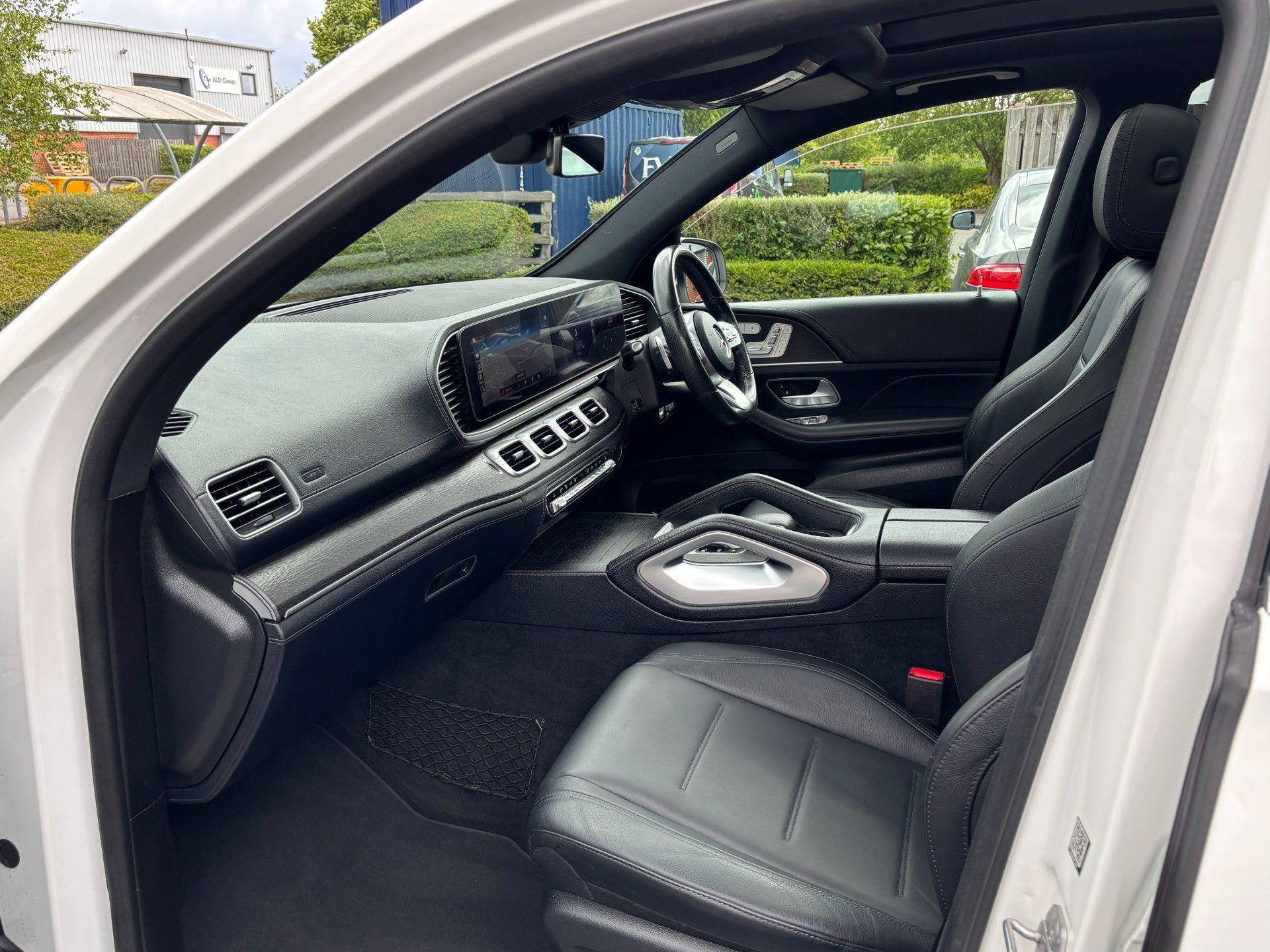 Mercedes-Benz Gle view 32
