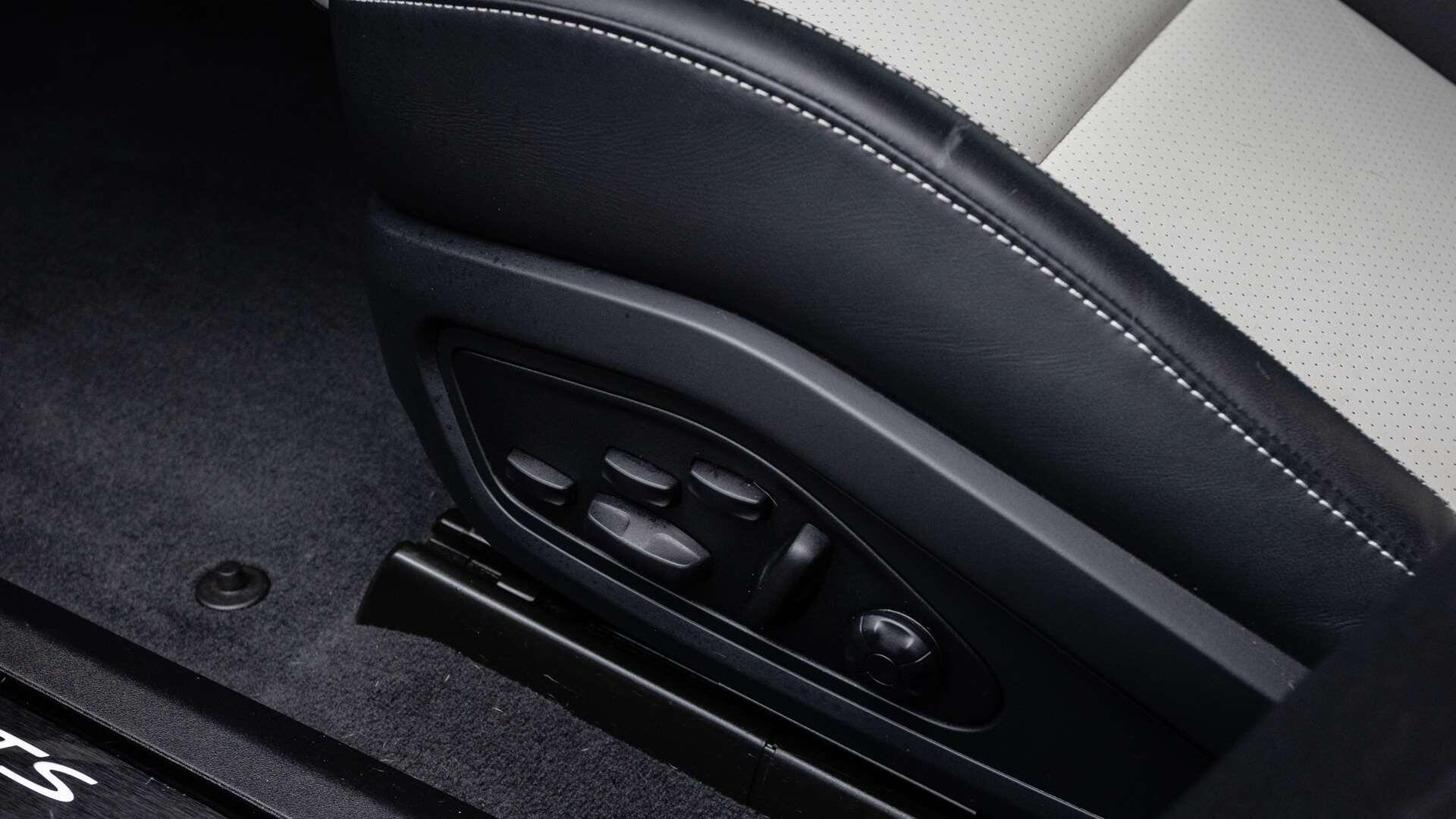 Porsche Taycan view 25