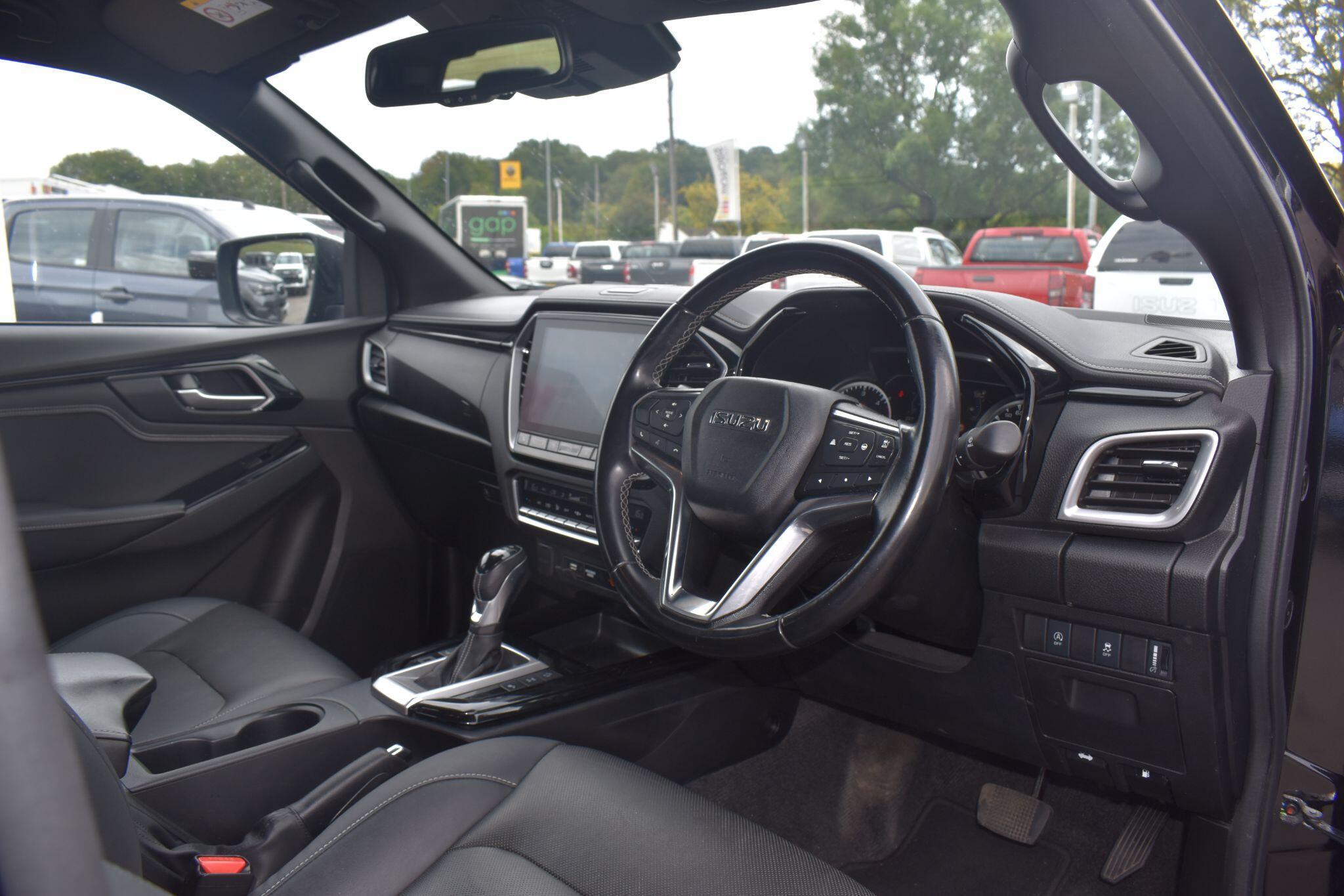 D-Max - 1.9 TD V-Cross Auto 4WD Euro 6 (s/s) 4dr - Image 9