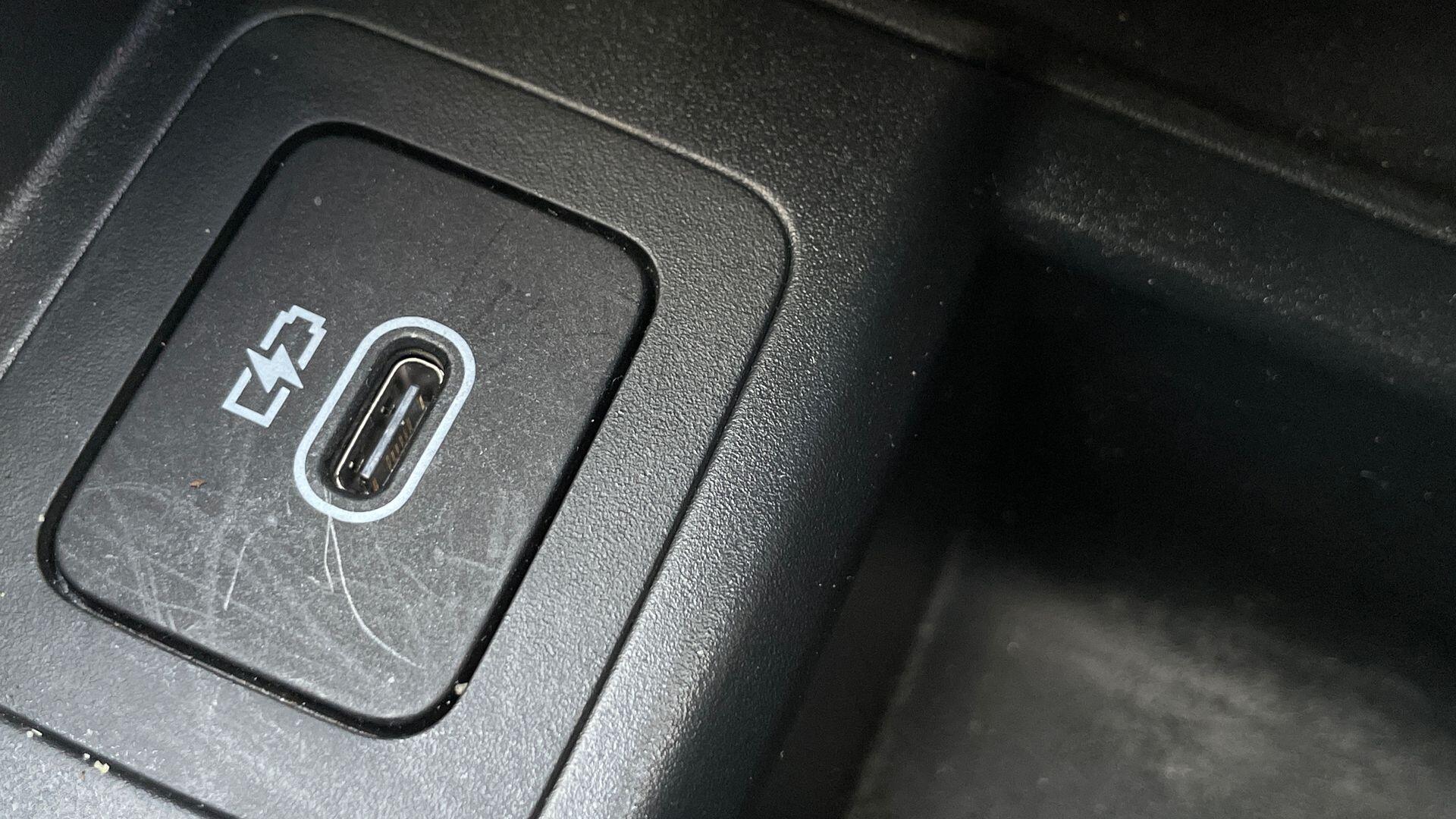 Land Rover Range Rover Evoque view 41