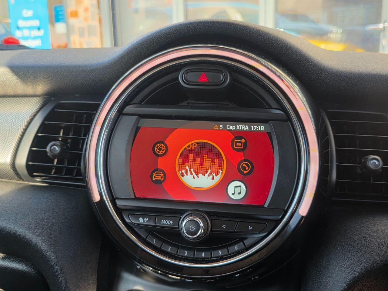 Mini Cooper view 70