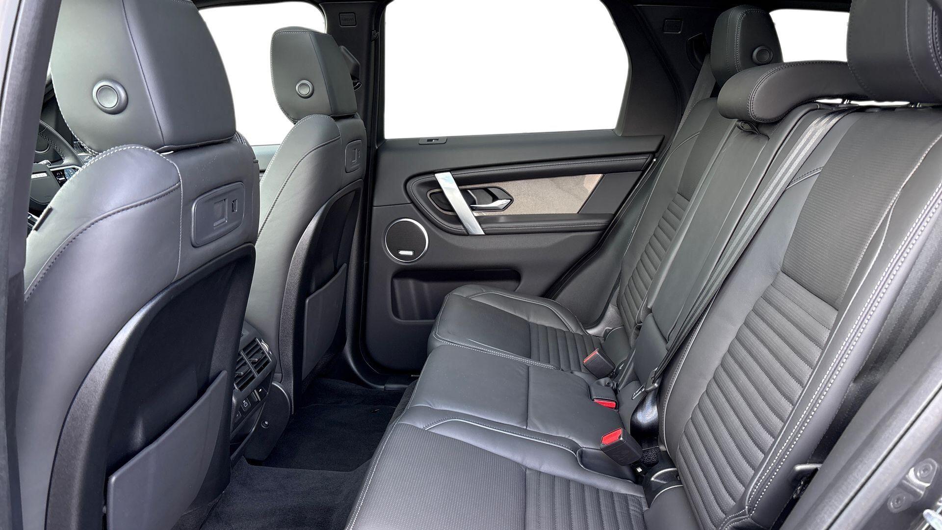 Land Rover Discovery Sport view 4