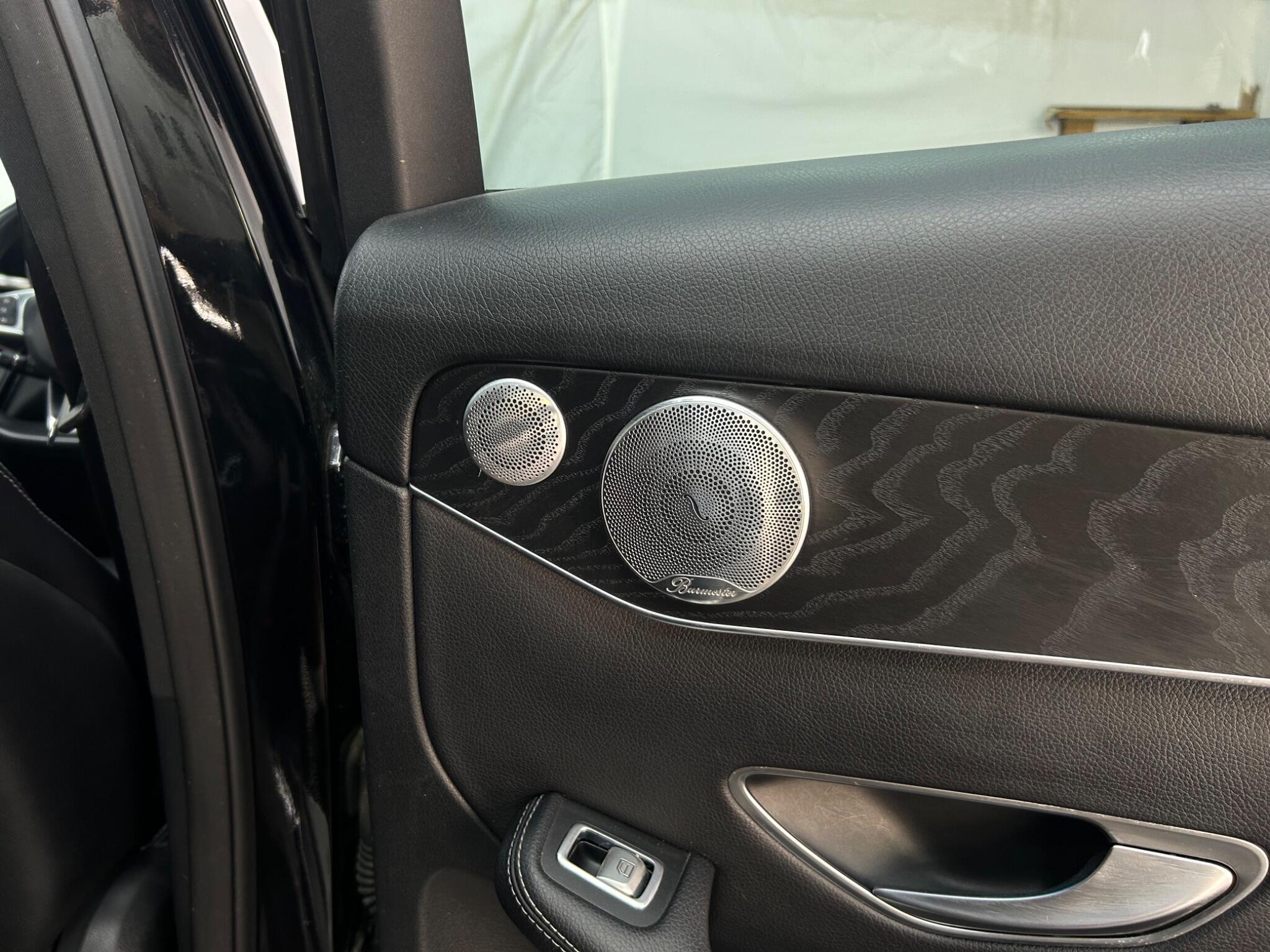 Mercedes-Benz GLC view 28