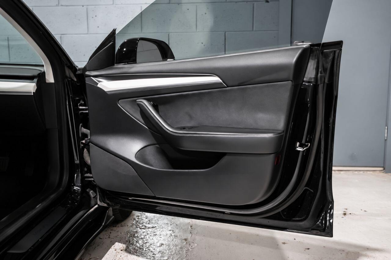 Tesla Model 3 view 8