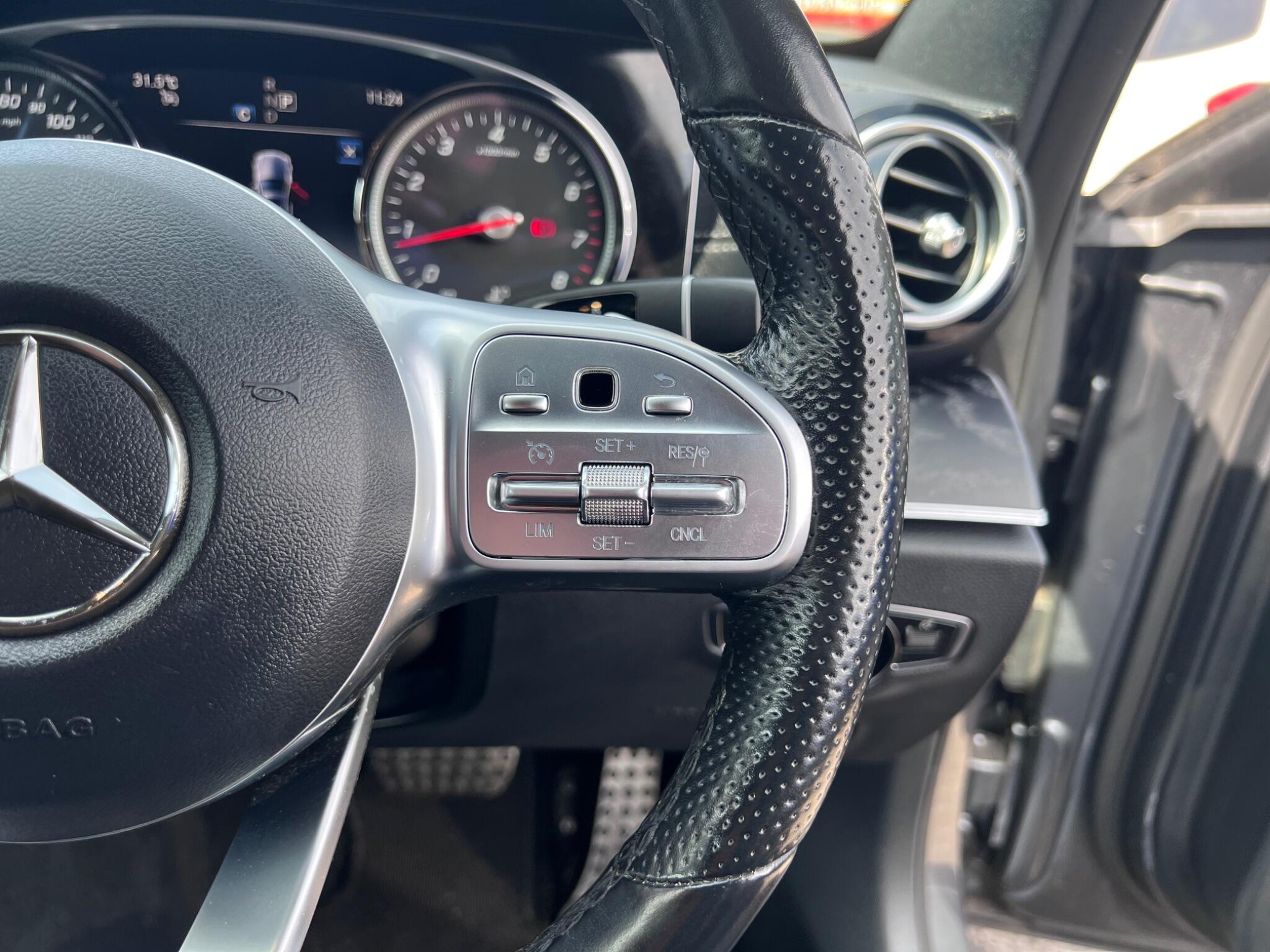 Mercedes-Benz E Class view 23