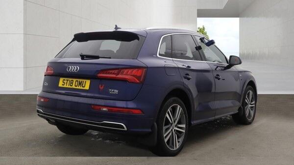 Audi Q5 view 2