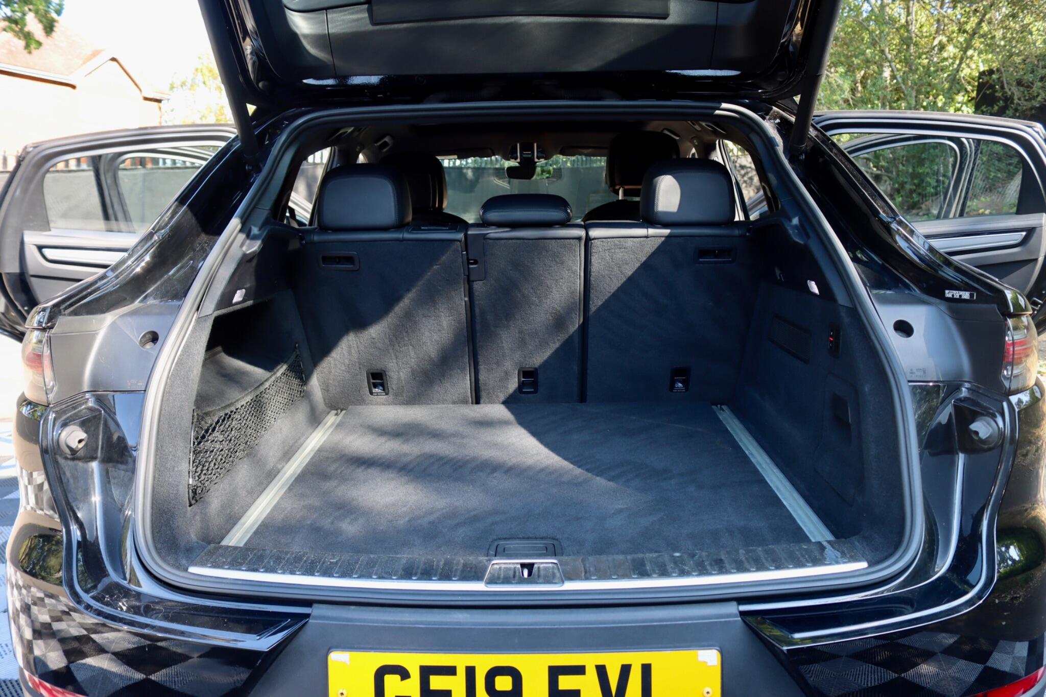 Porsche Cayenne view 29