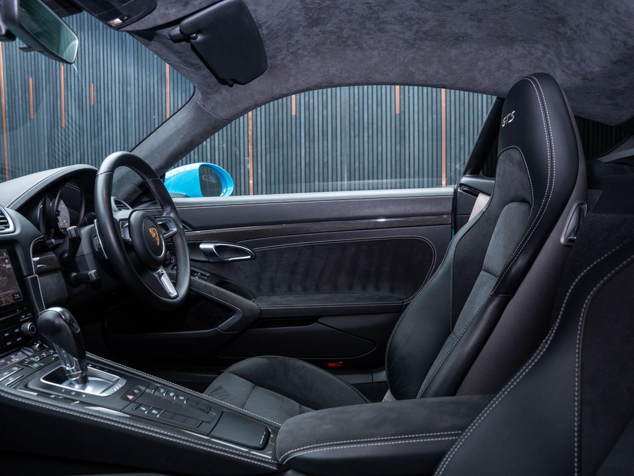 Porsche Cayman view 37