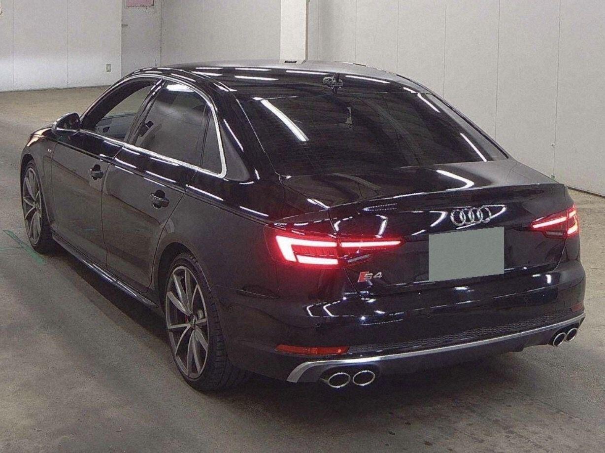 Audi S4 view 3
