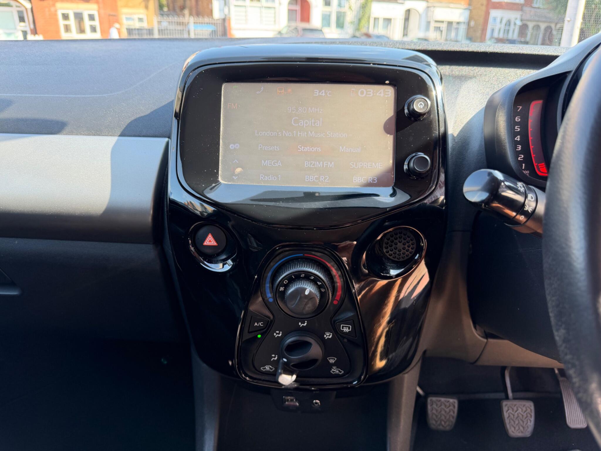 Citroen C1 view 10