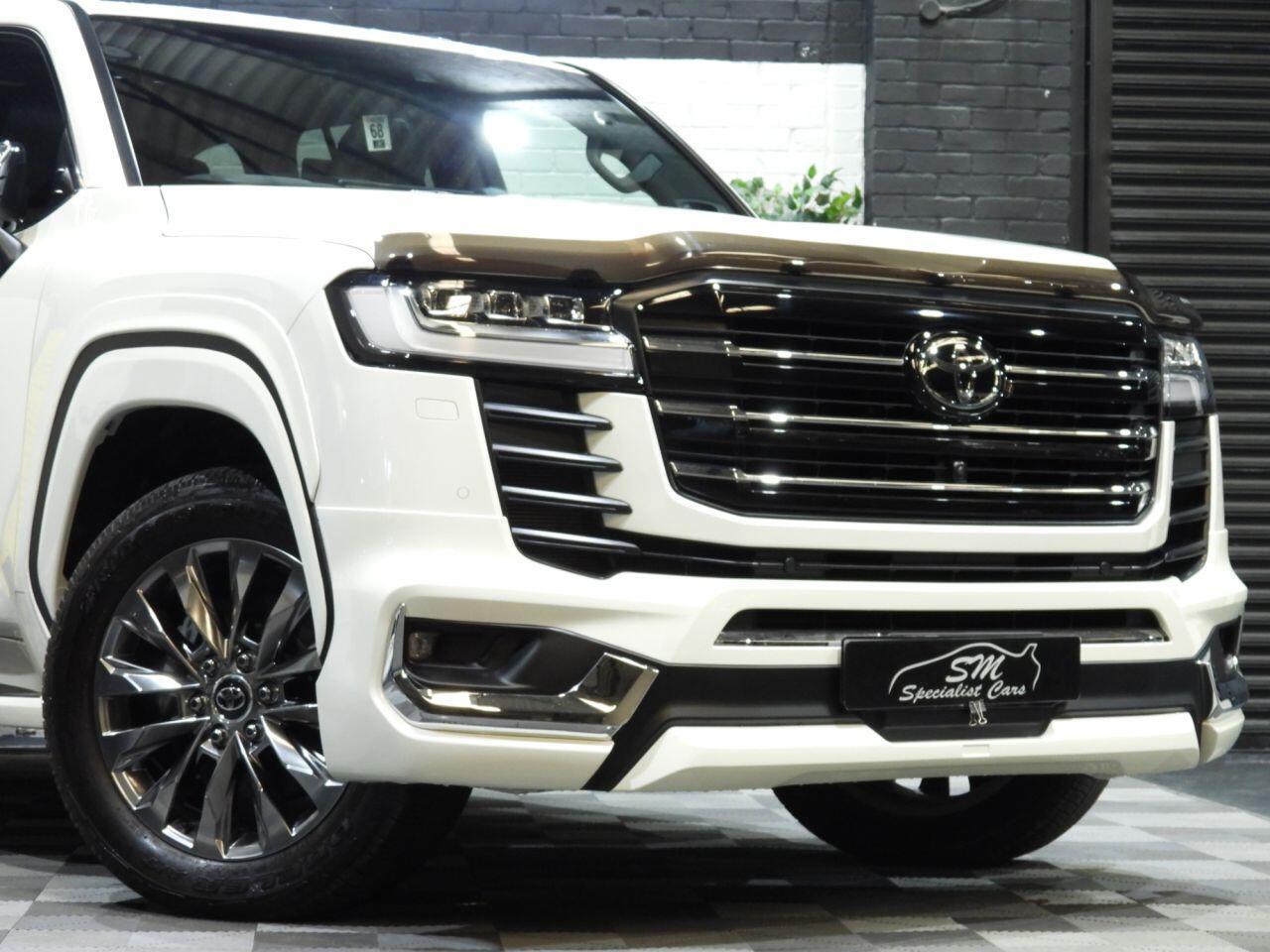 Toyota Land Cruiser view 28