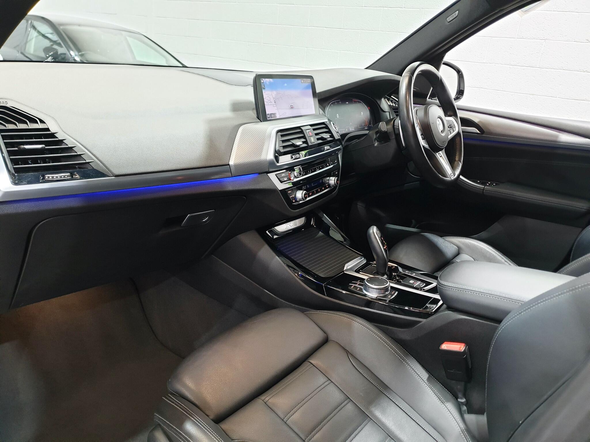 BMW X3 view 56