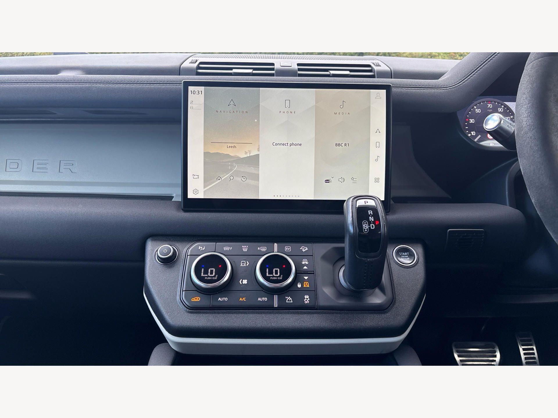 Land Rover Defender view 17