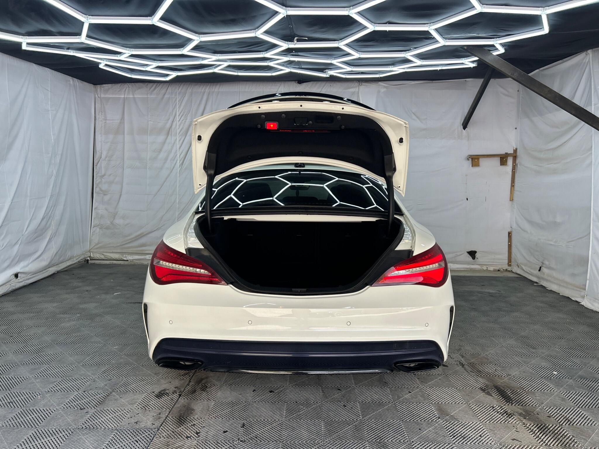 Mercedes-Benz Cla view 8