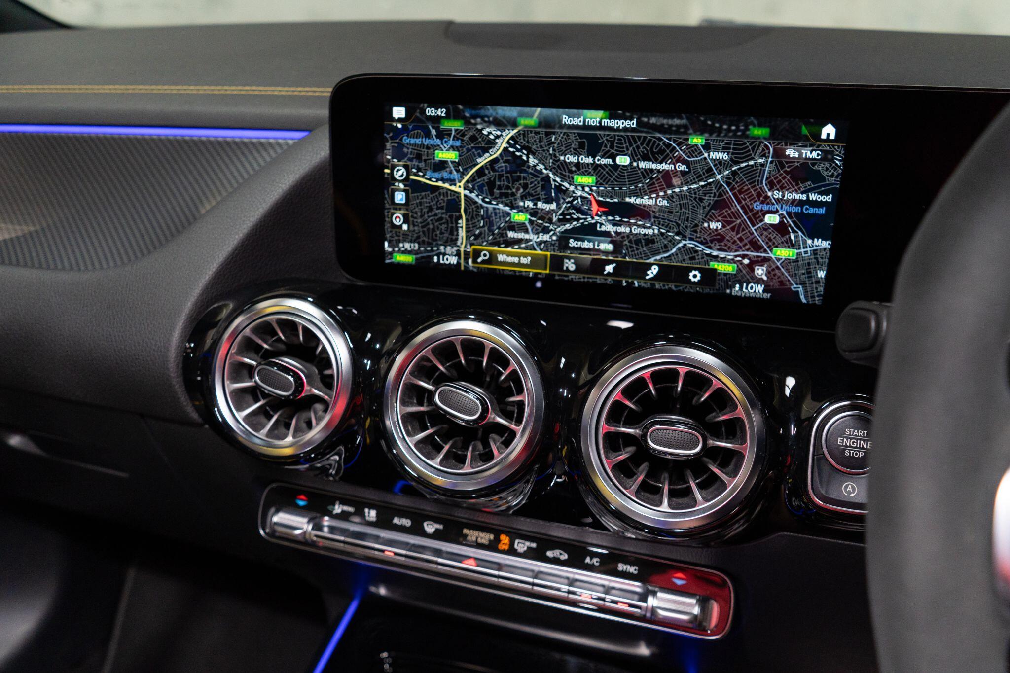 Mercedes-Benz Gla view 20