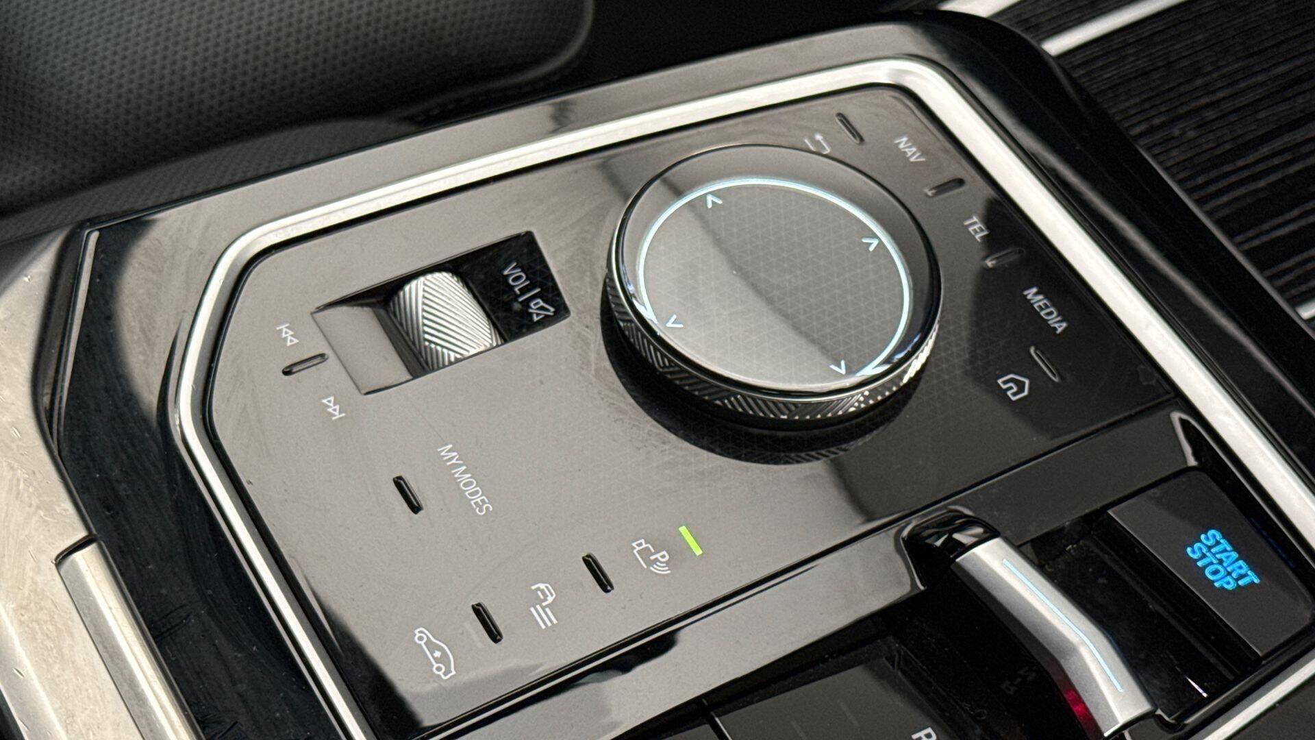 BMW I7 view 20