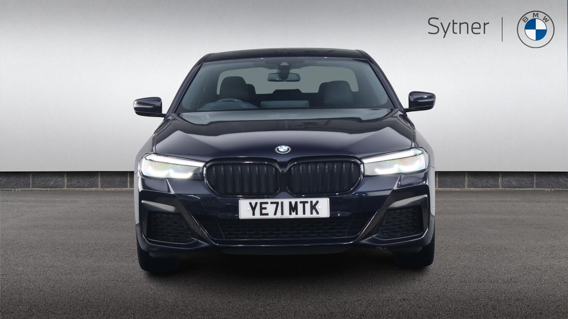 BMW 5 Series view 16