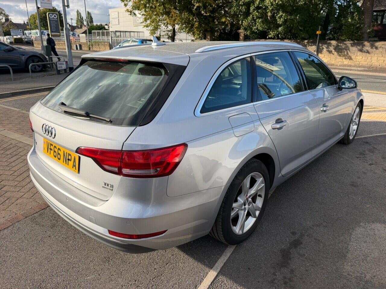 Audi A4 view 9