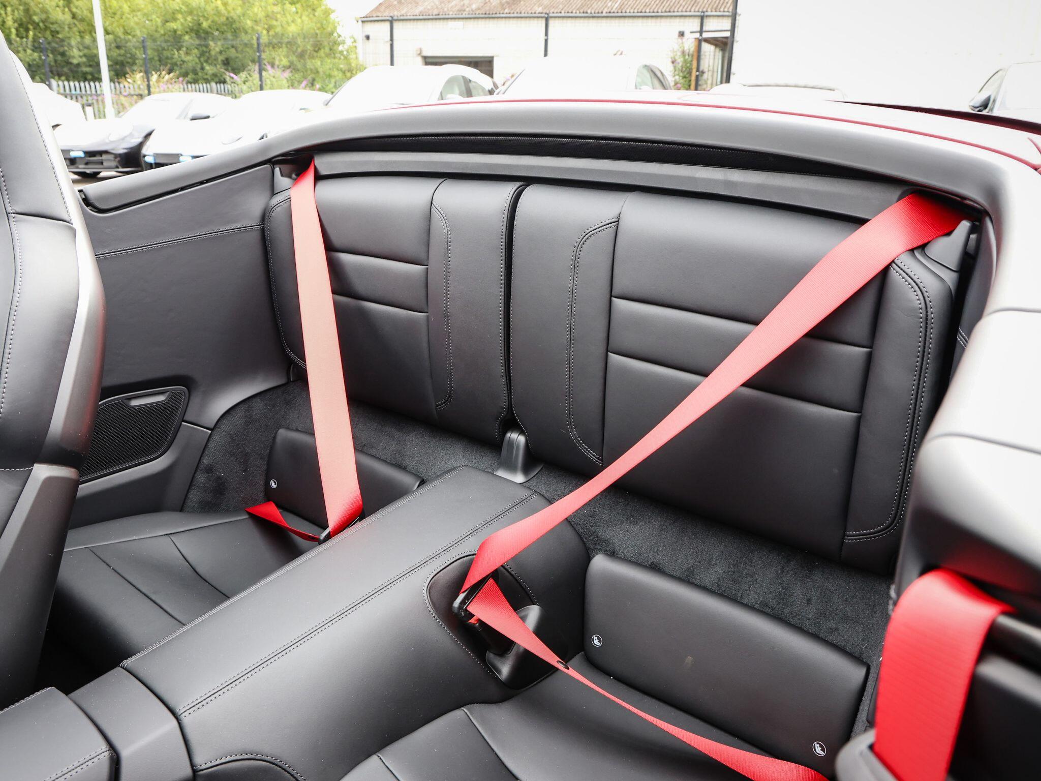 Porsche 911 view 16