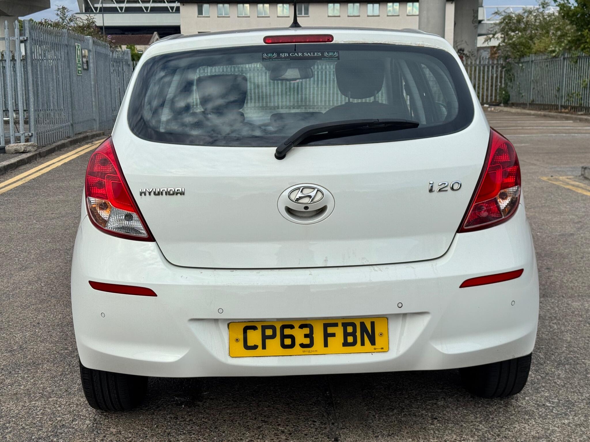 Hyundai i20 view 15