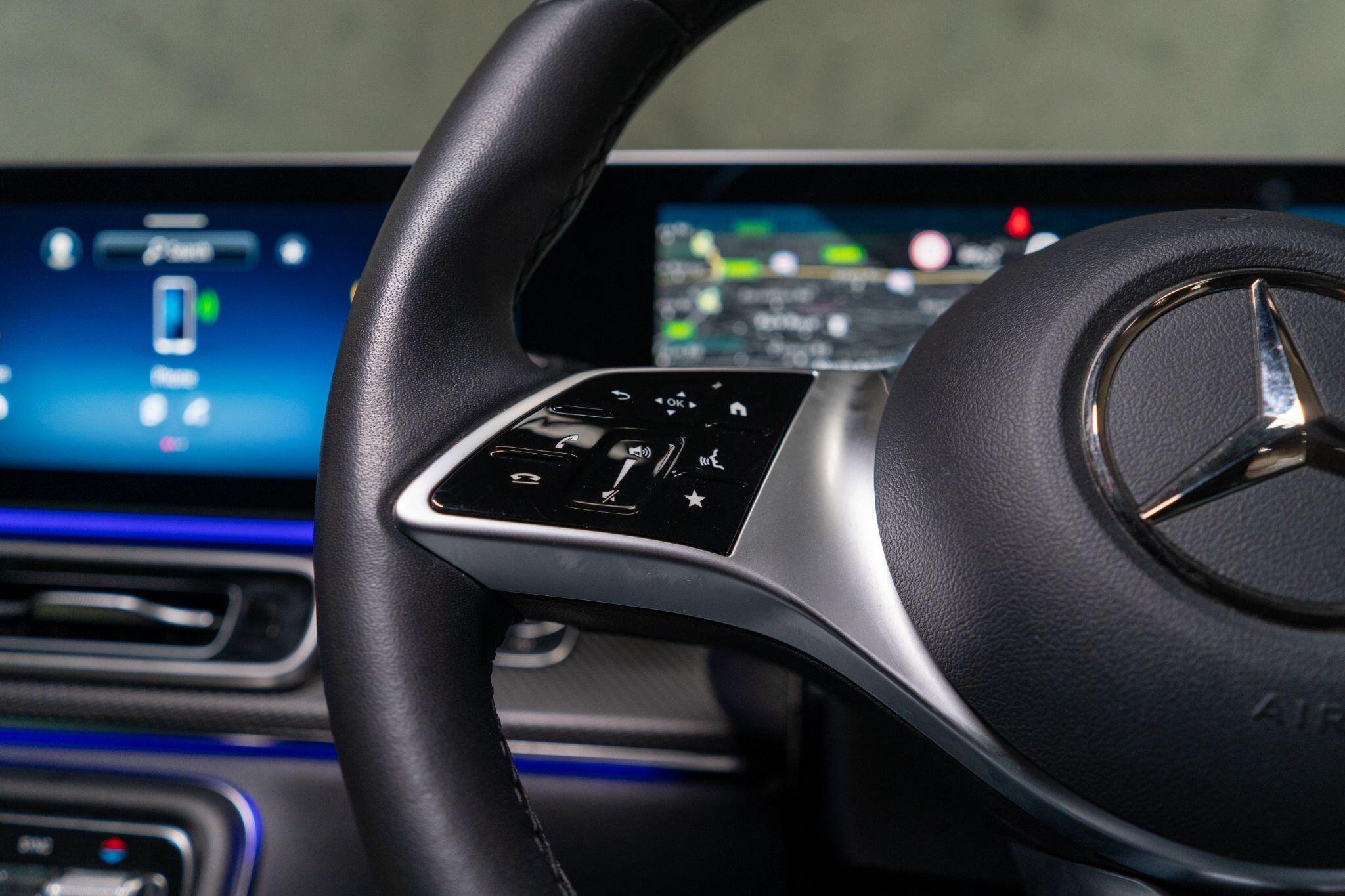 Mercedes-Benz V-Class view 34