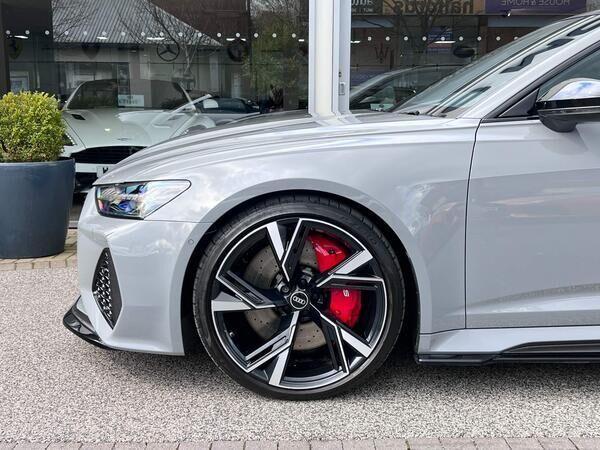 Audi RS6 Avant main image