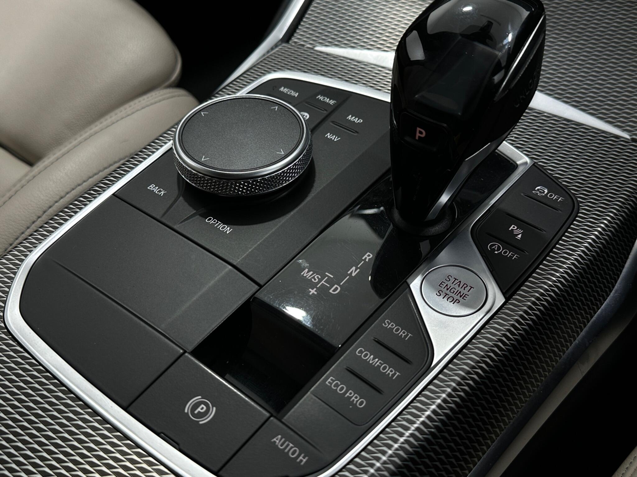 BMW 3 Series view 21