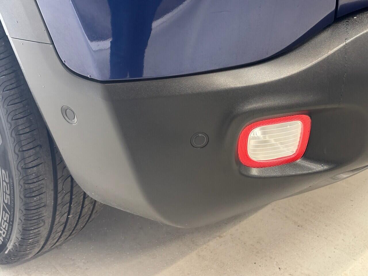 Jeep Renegade view 48