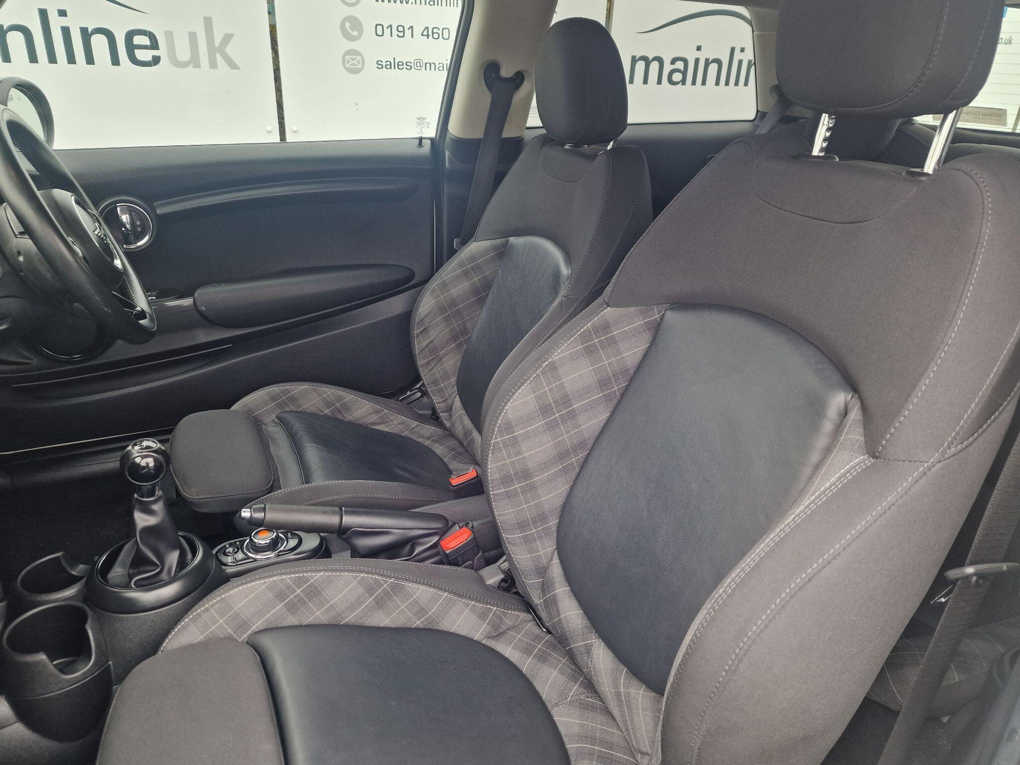 MINI Hatch view 32