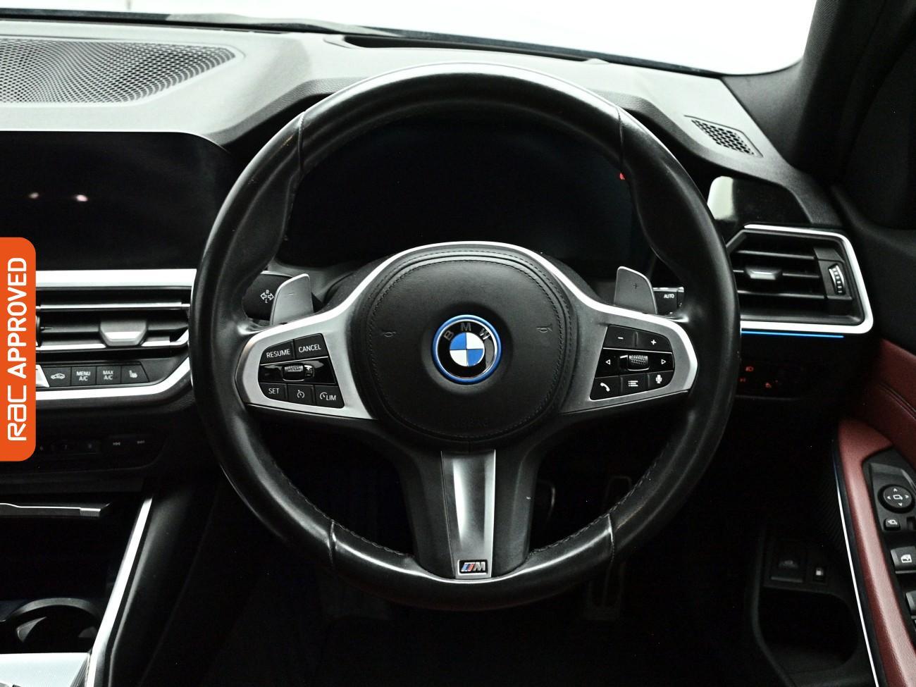 BMW 3 Series view 10