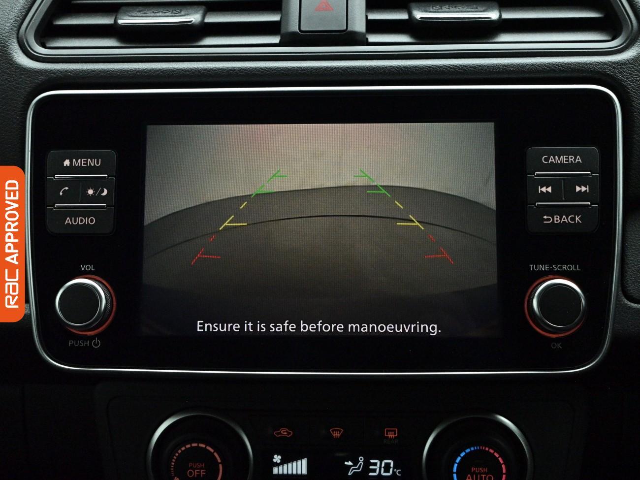 Nissan Leaf view 3