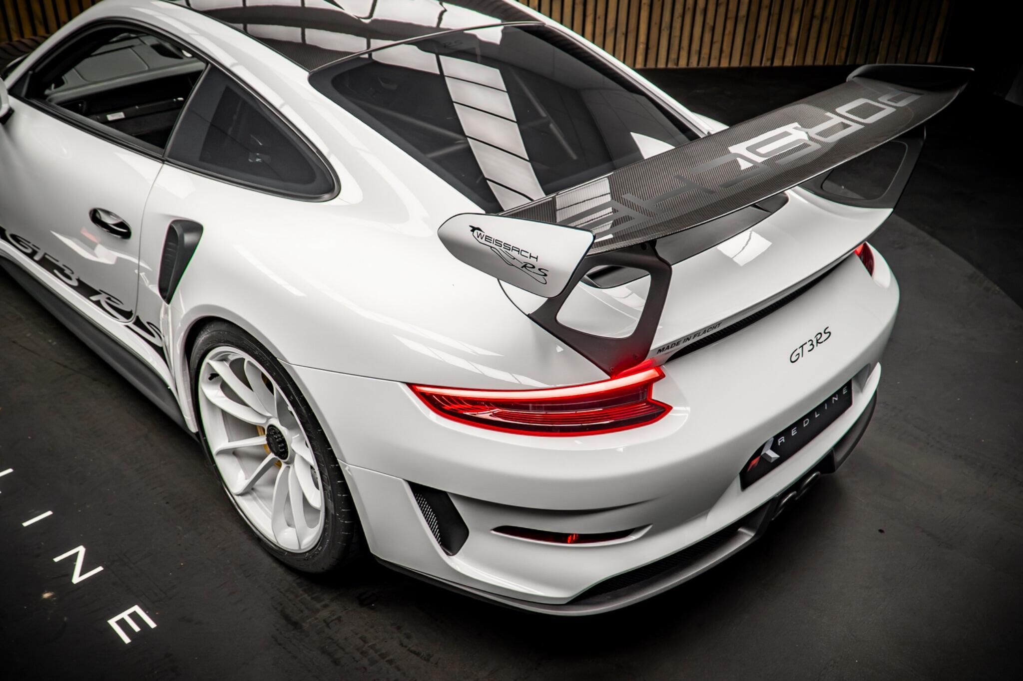 Porsche 911 view 19