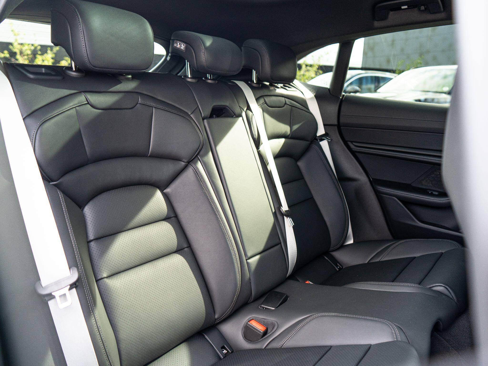Porsche Taycan view 26