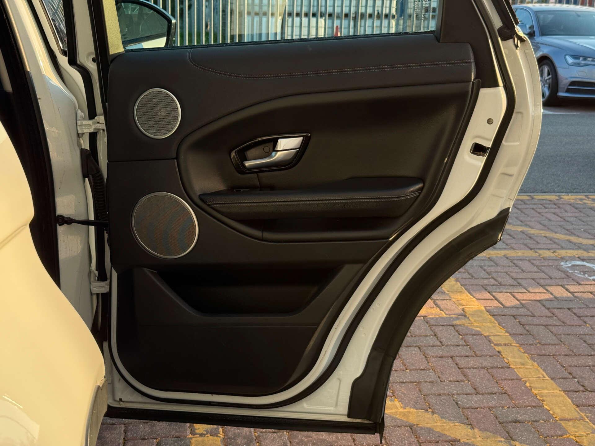 Land Rover Range Rover Evoque view 29
