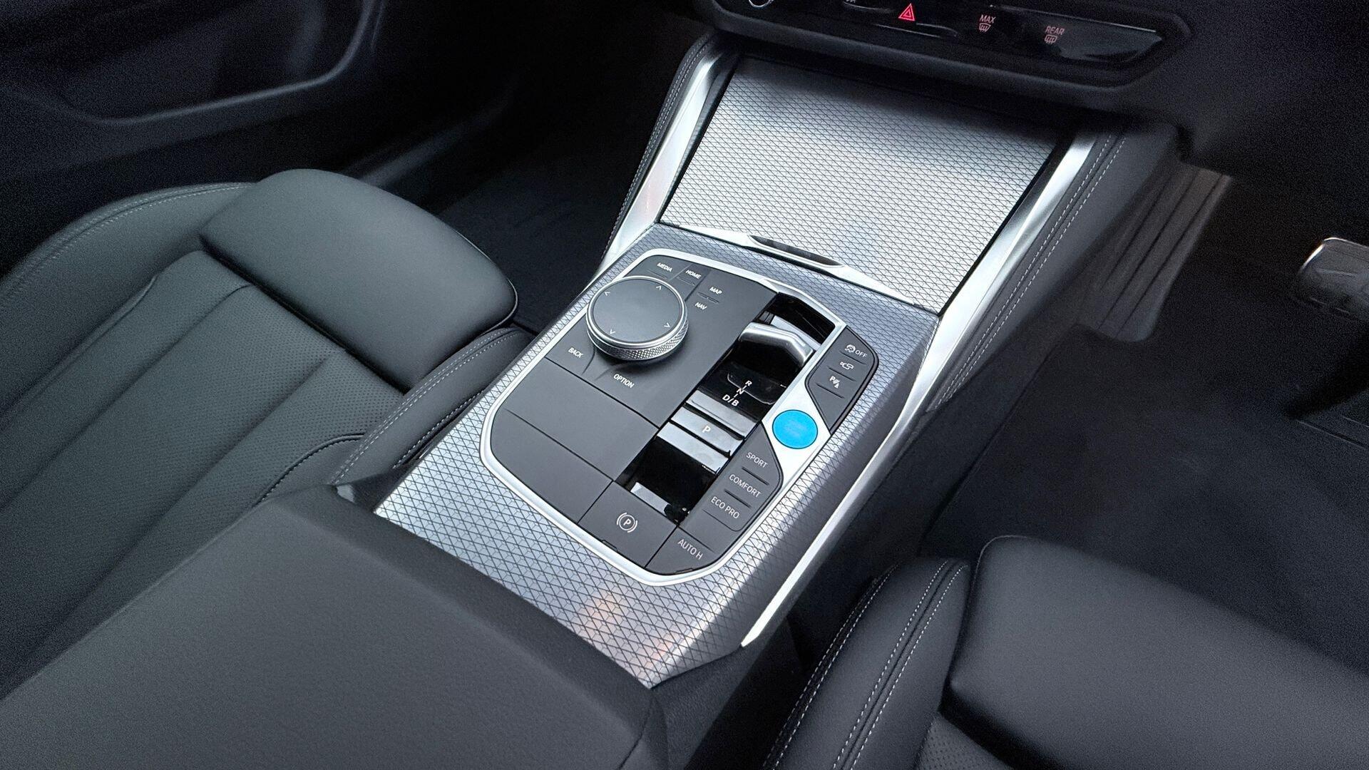 BMW i4 view 10