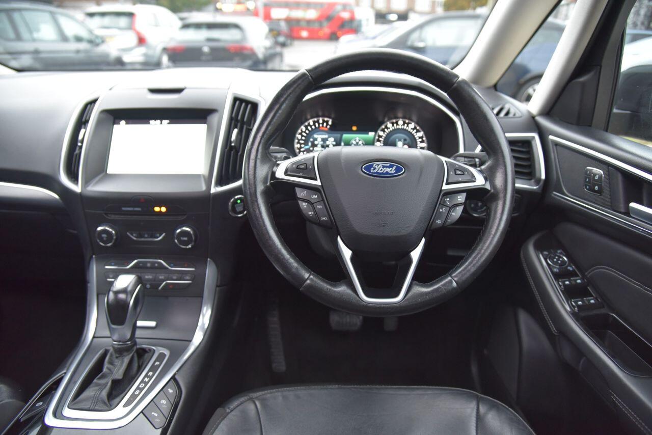 Ford Galaxy view 33