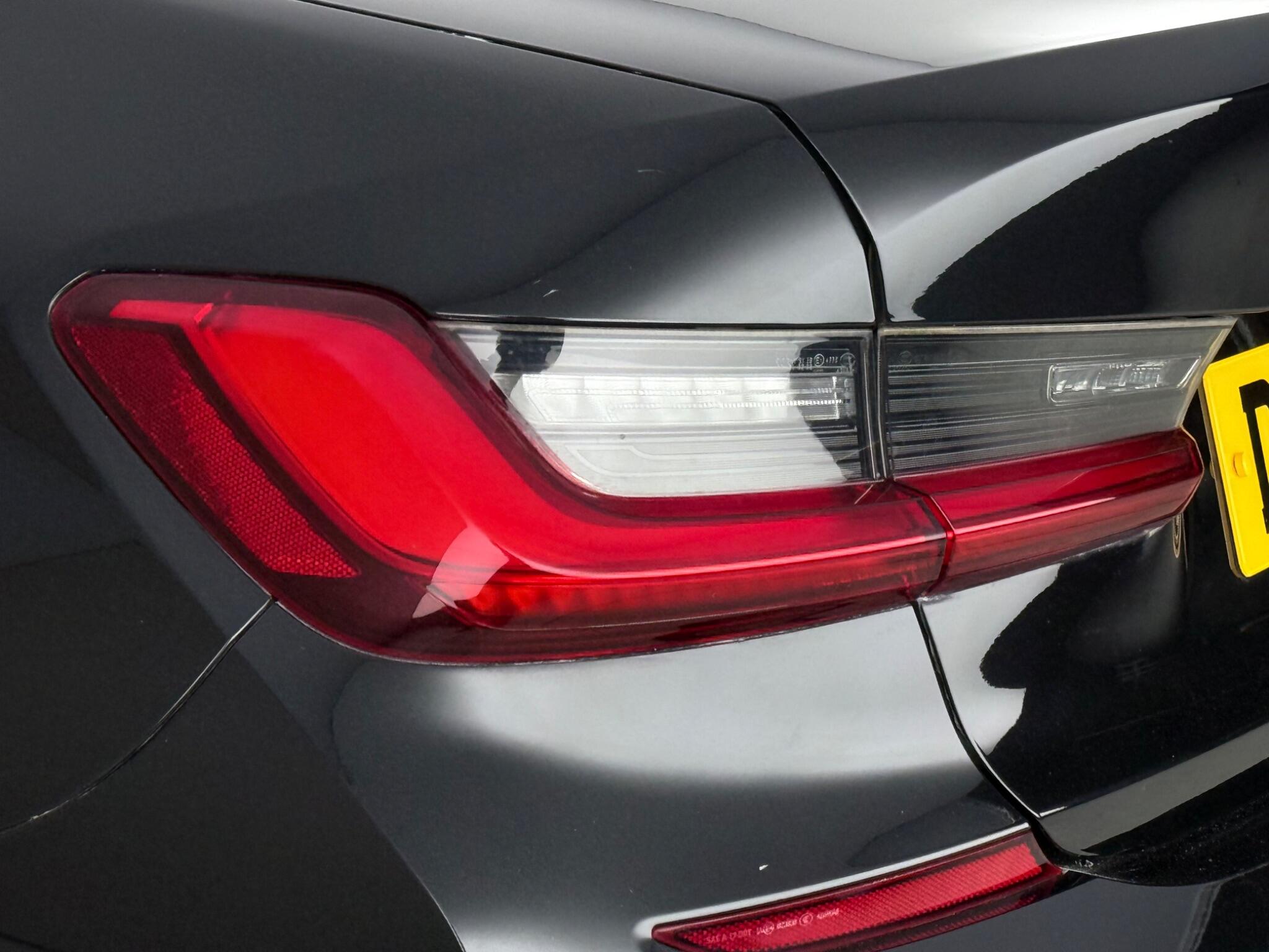 BMW 3 Series view 10