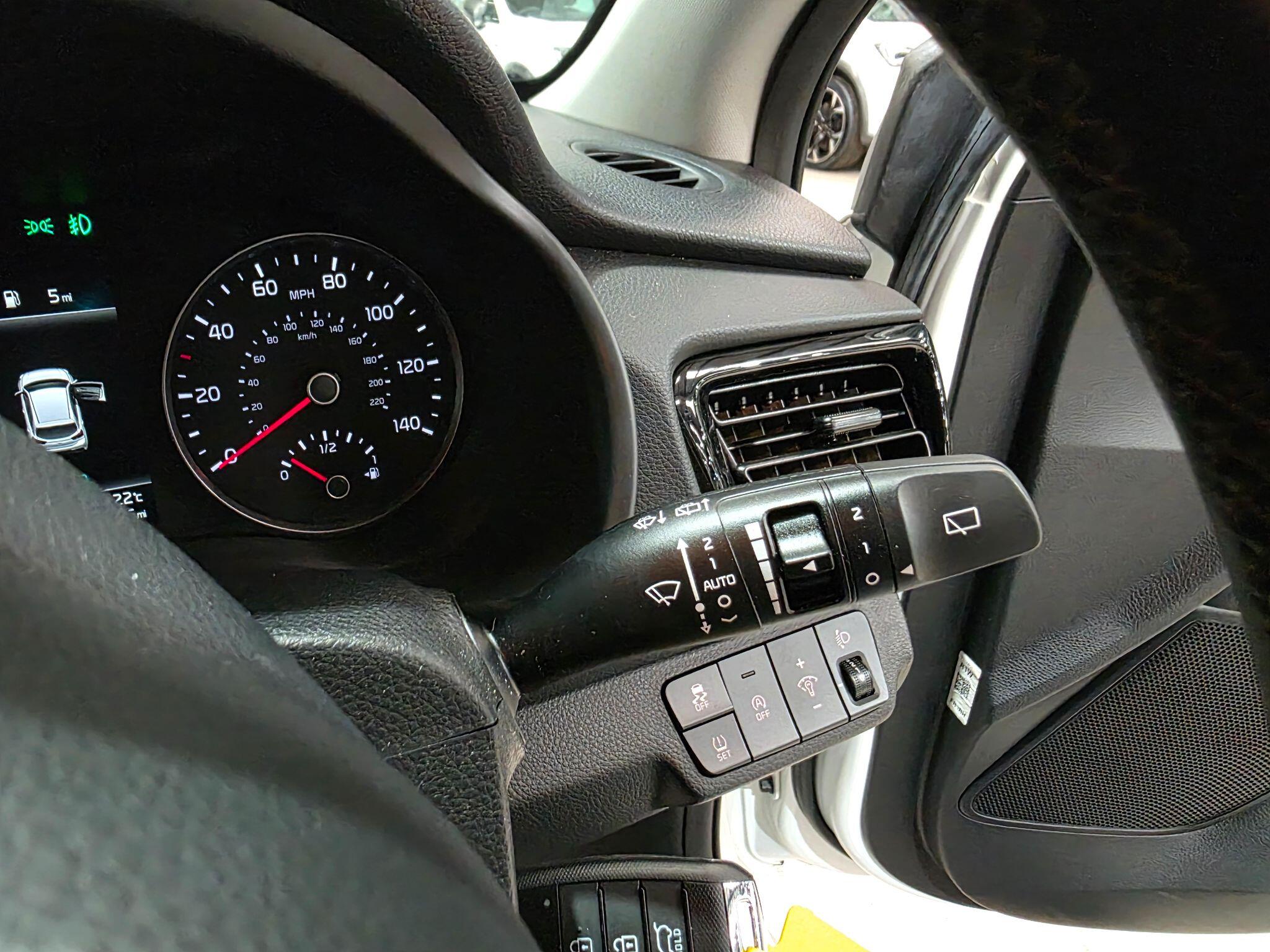 Kia Rio view 18