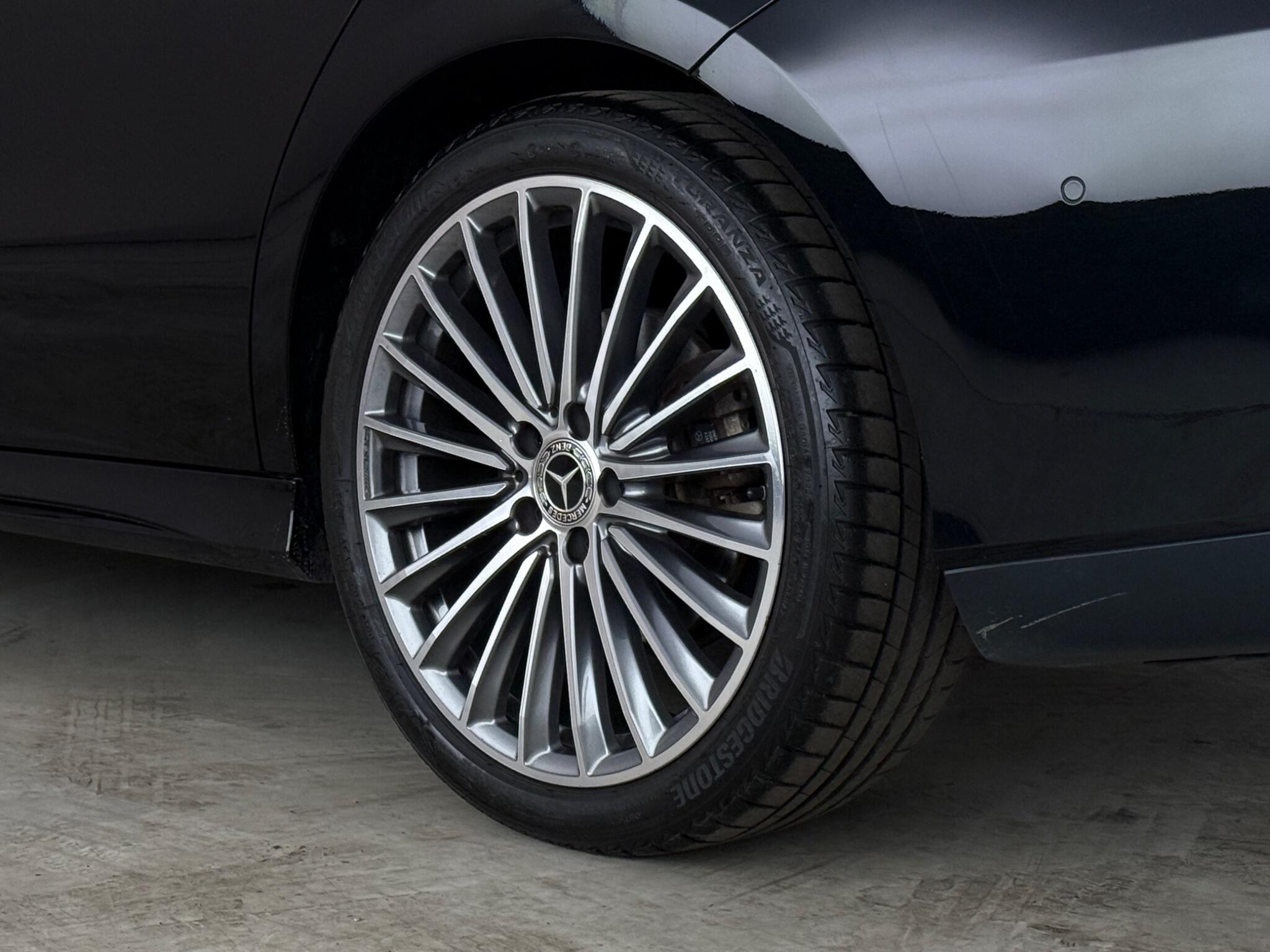 Mercedes-Benz Cla view 12