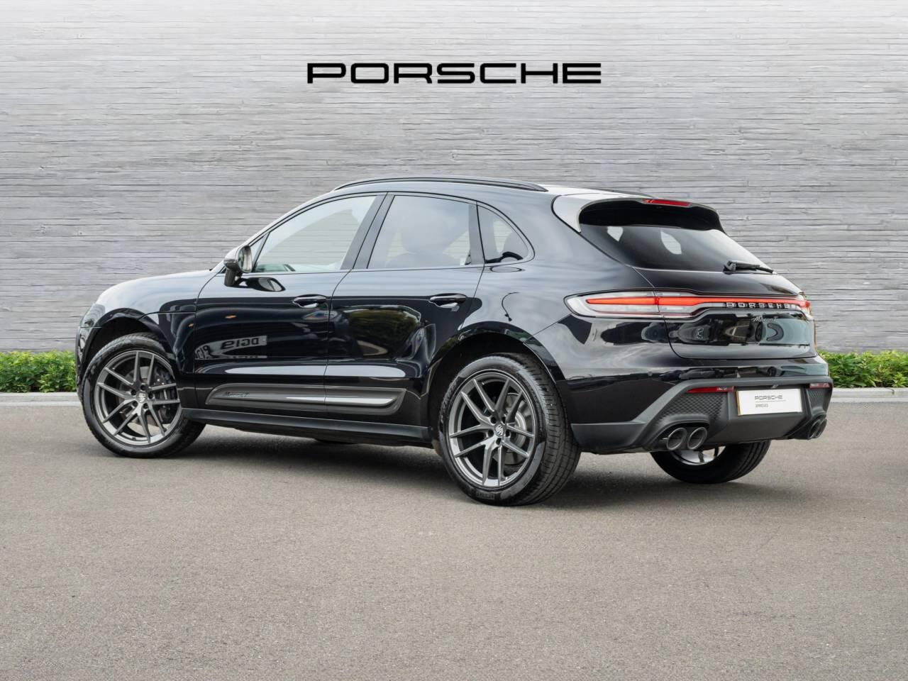 Porsche Macan view 3