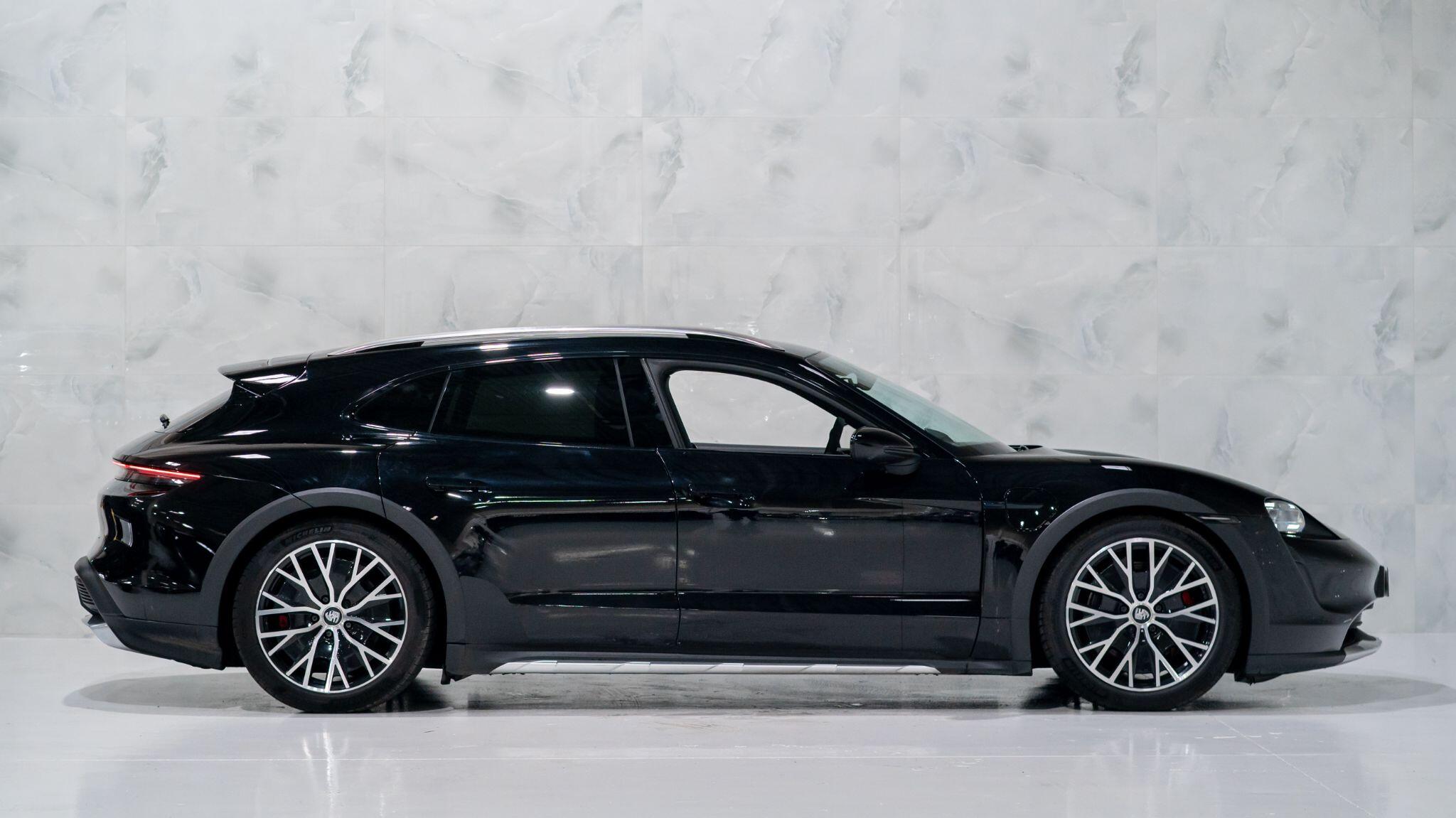 Porsche Taycan view 9