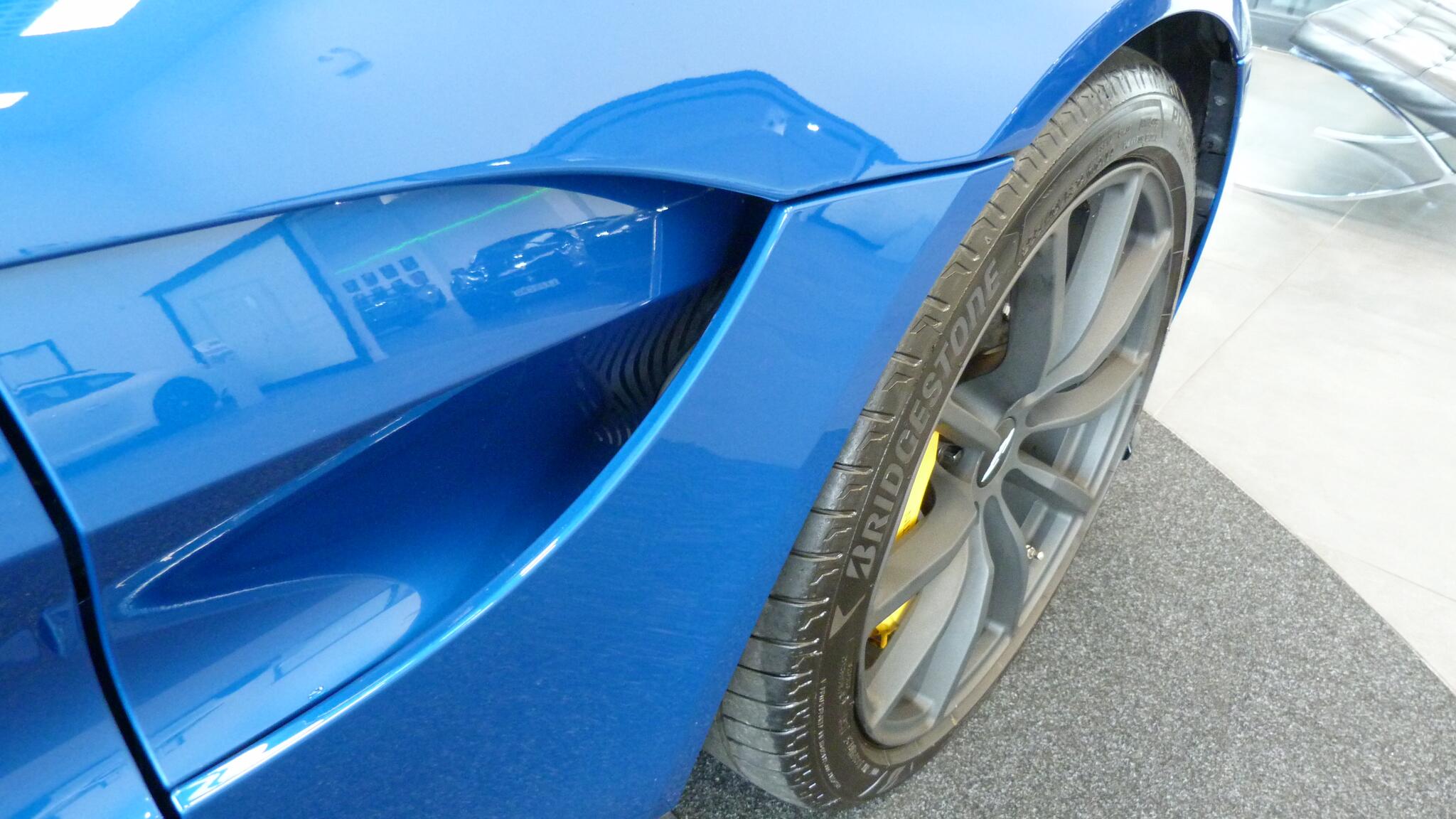 Aston Martin Vantage view 43