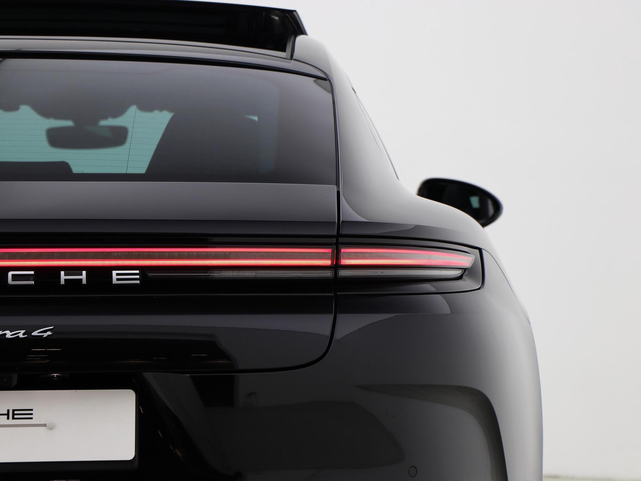 Porsche Panamera view 18