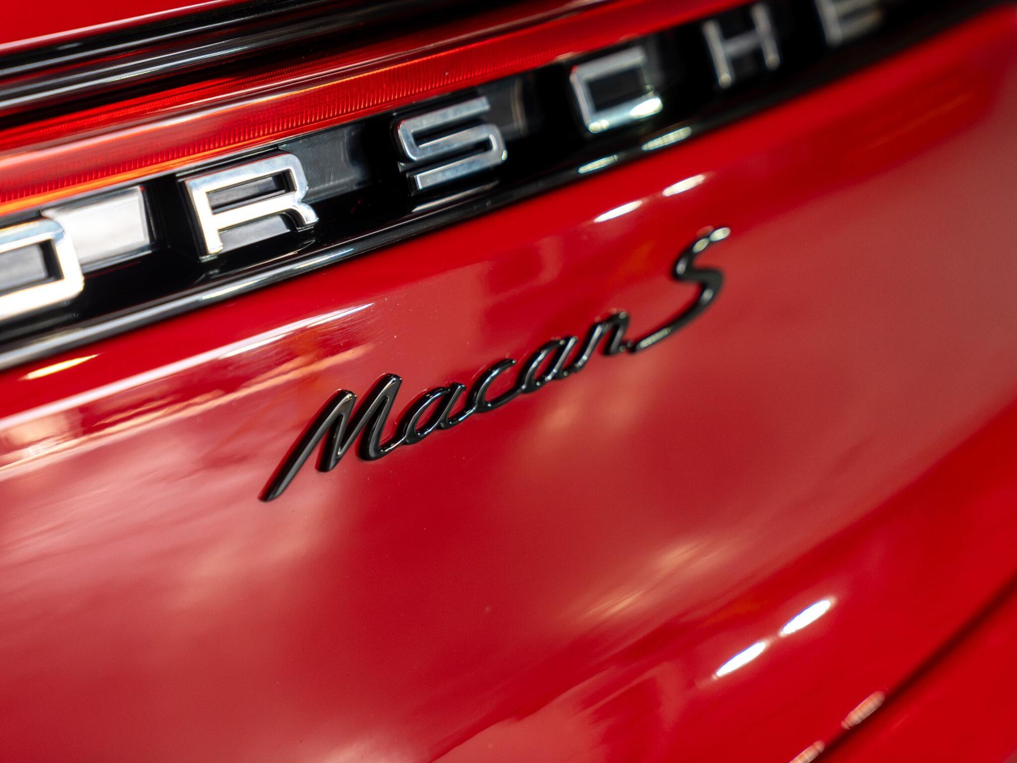Porsche Macan view 26