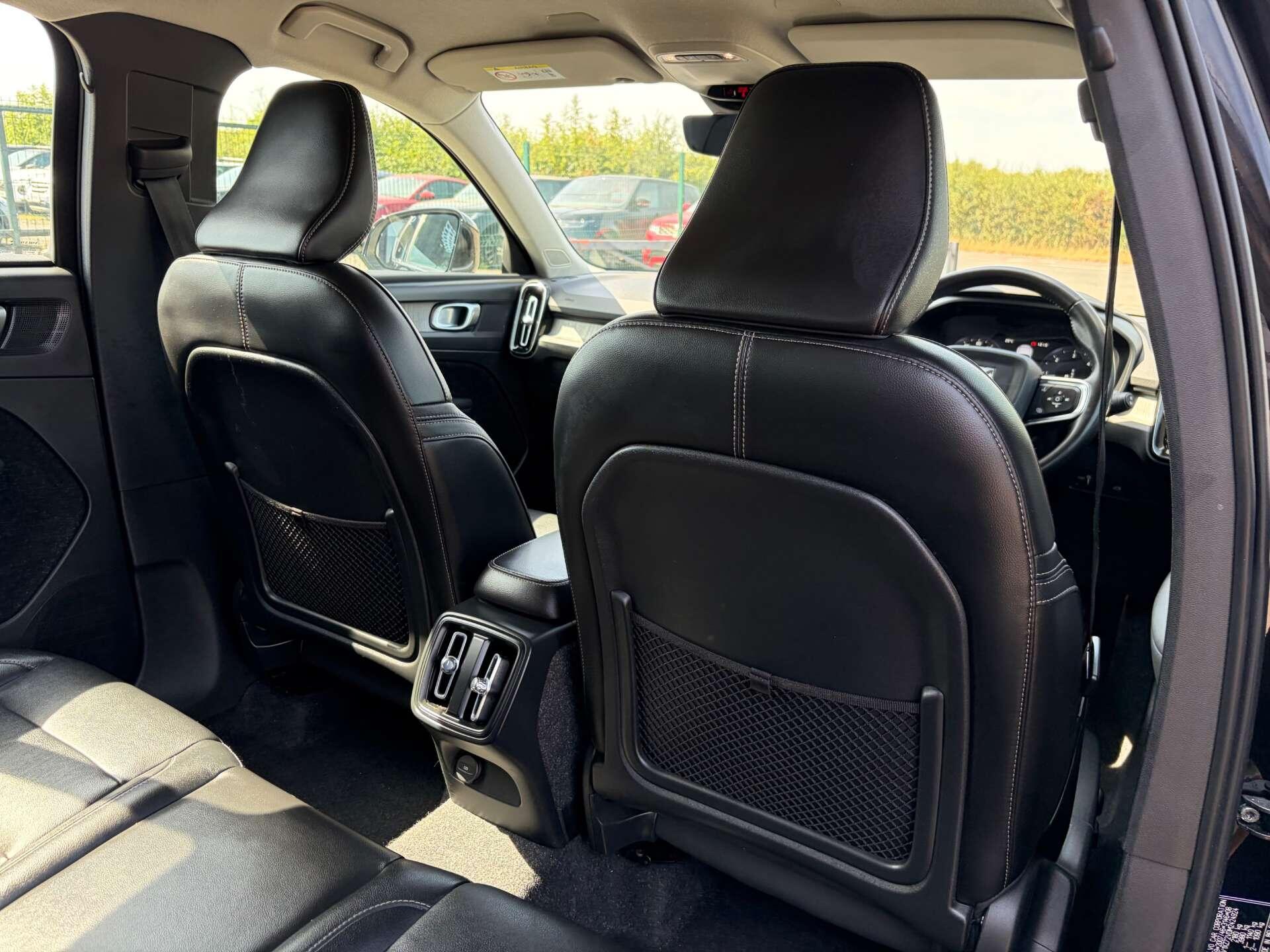 Volvo XC40 view 30
