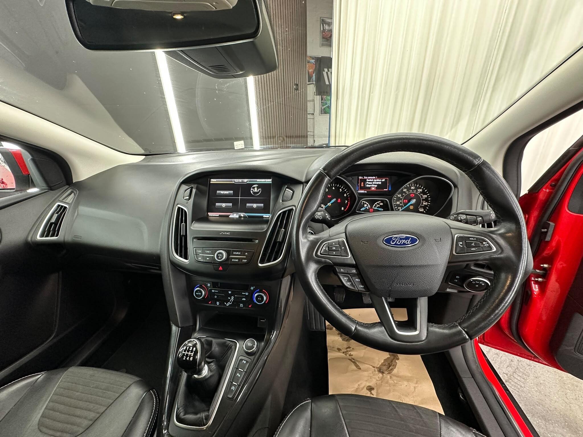 Ford Focus view 34