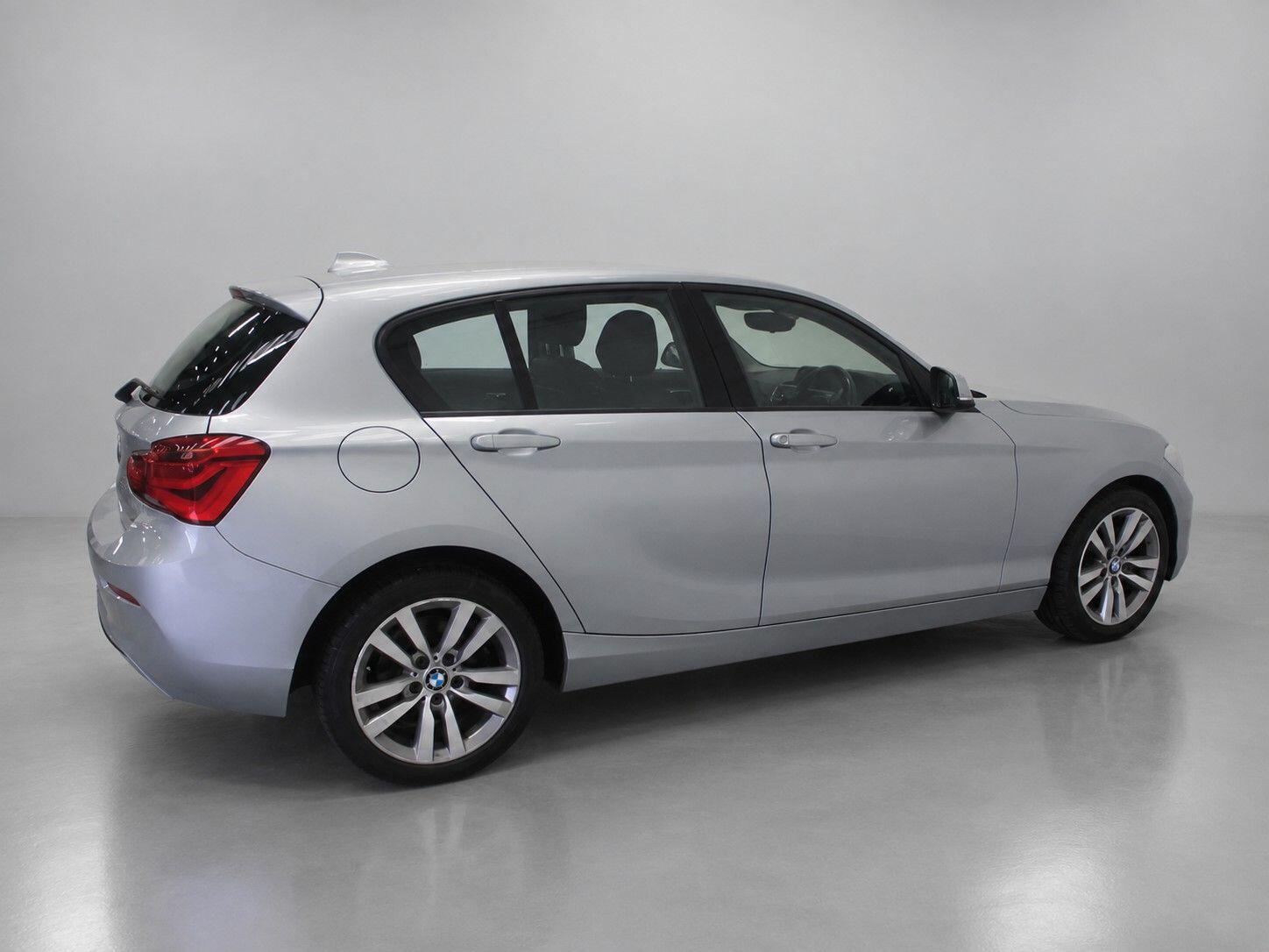 BMW 1 Series view 11