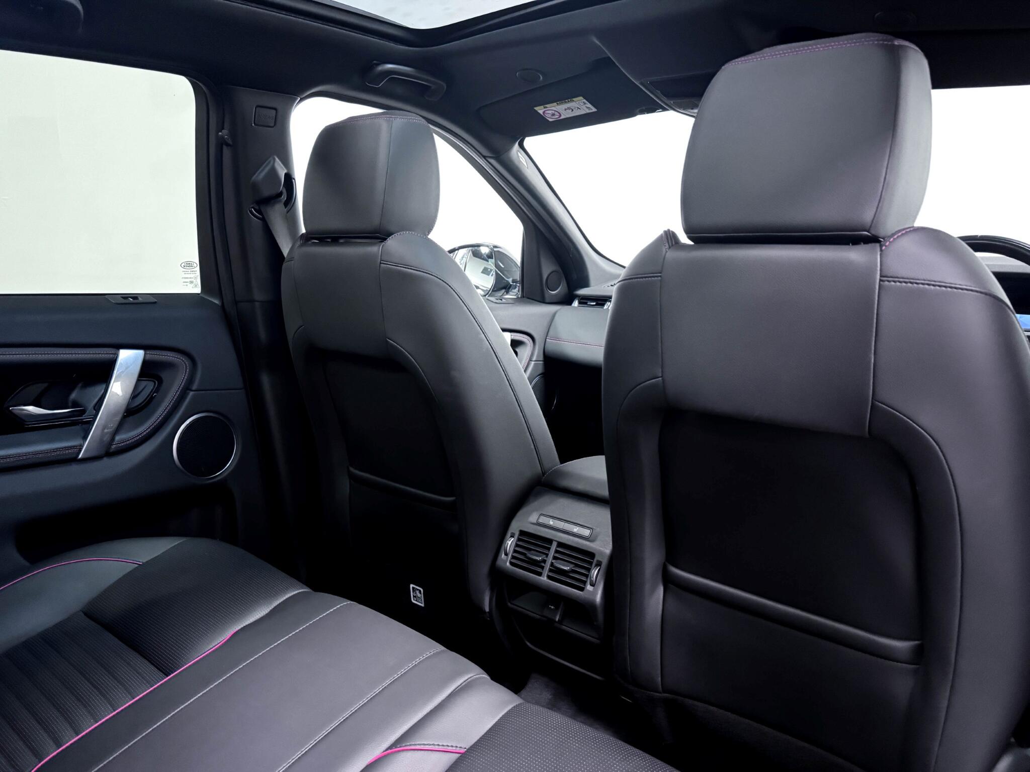Land Rover Discovery Sport view 16
