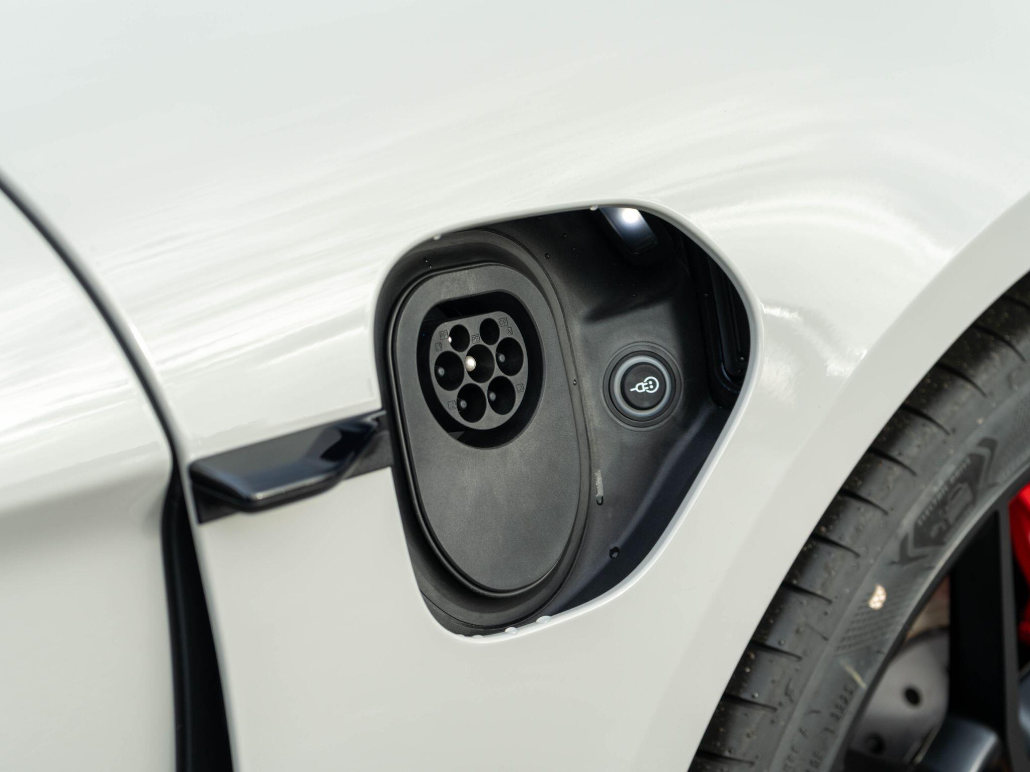 Porsche Taycan view 123