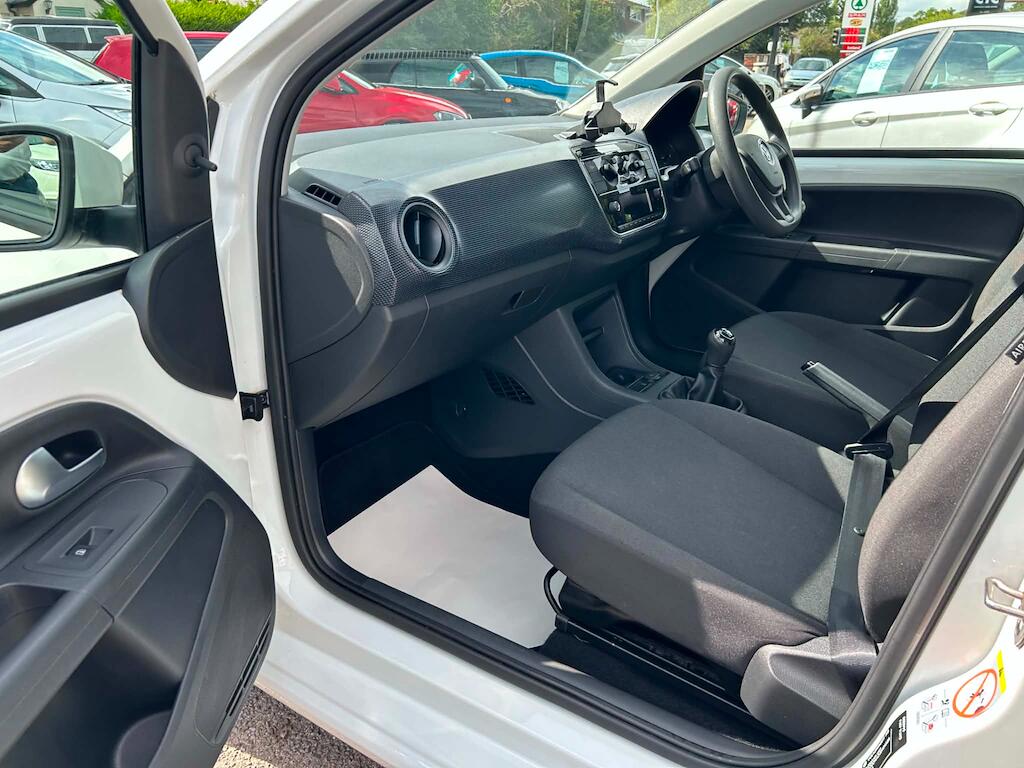 Volkswagen Up! view 17